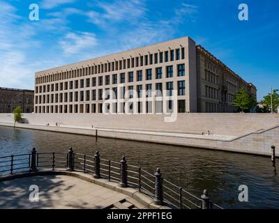 Berlin, Deutschland - Mai 2022: Humboldt-Forum-Gebäude auf der Museumsinsel. Erbaut im 15. Jahrhundert, war dieser herrliche Palast der Sitz der Könige und Emp Stockfoto