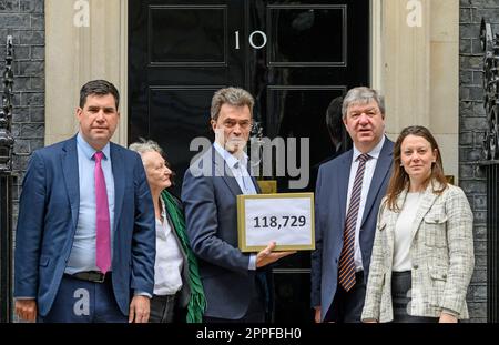 Richard Burgeon MP (Labour) Jenny Jones (Green Peer) Tom Brake (ehemaliger LibDem MP) Sarah Green MP (LibDem) und Alistair Carmichael MP (LibDem) beteiligen sich Stockfoto