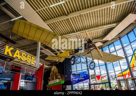 SINSHEIM, DEUTSCHLAND - MAI 2022: Dr. Huebner - Eindecker Flugzeug 1912 Stockfoto