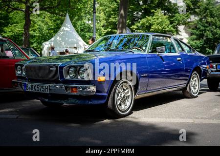 BERLIN - 18. JUNI 2022: Mittelklassewagen Mazda Cosmo (RX-5). Classic Days Berlin. Stockfoto