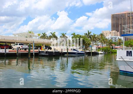 Stadtbild von Ft. Lauderdale, Florida mit dem Strand und der Stadt Stockfoto