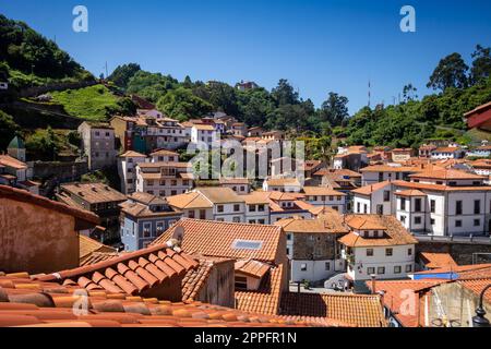 Das Fischerdorf Cudillero in Asturien, Spanien Stockfoto