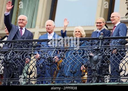 Frank Walter Steinmeier, Peter Tschentscher, König Karl III. Und Königin Consort Camilla, Staatsbesuch in Hamburg, 31.03.2023, auf dem Balkon des Rathauses Stockfoto