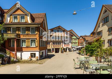 Bunte Häuser im Schweizer Dorf Appenzell Stockfoto