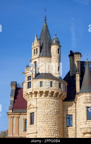 Moszna-Burg aus dem 17. Jahrhundert, historische Burg und Residenz, Moszna, Opole, Polen Stockfoto