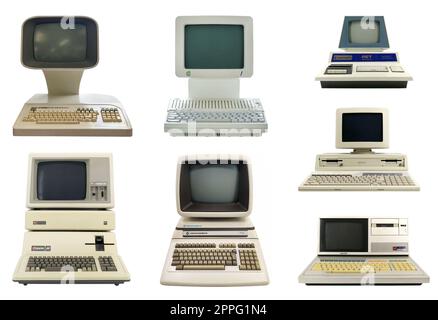 Ein Satz klassischer Desktop-Computer aus den 80er Jahren, isoliert Stockfoto