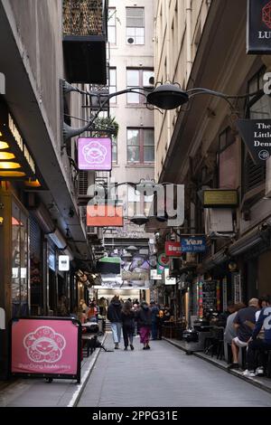 Restaurants und Einkaufsmöglichkeiten im Centre PL, Melbourne, voller Bars, Restaurants, Cafés und Boutiquen Stockfoto