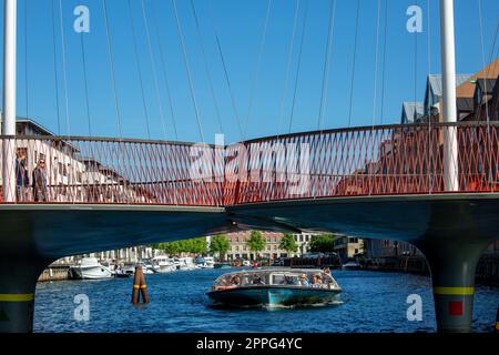 Die Circle Bridge, Fußgängerbrücke über die südliche Mündung des Christianshavn Canal, Kopenhagen, Dänemark Stockfoto