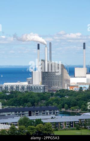 Amager Bakke (Copenhill), Kraft-Wärme-Kopplung und Abfallverbrennungsanlage auf Amager Island, Kopenhagen, Dänemark Stockfoto