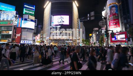 Tokio, Japan, 28. Juni 2019: Shibuya-Viertel bei Nacht Stockfoto