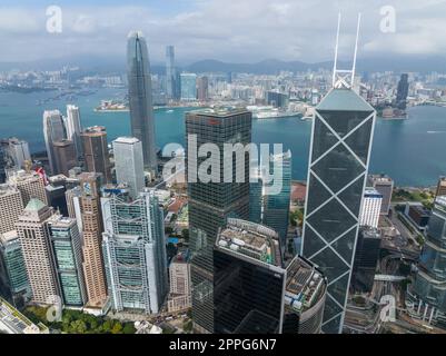 Hongkong, 16. Dezember 2021: Die Stadt Hongkong aus der Vogelperspektive Stockfoto