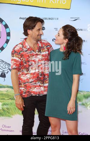 Oliver Mommsen, Katia Fellin, Premiere von Mein Lotta-Leben - Alle Tschaka mit Alpaka in Cinemaxx Dammtor, Hamburg, 14.08.2022 Stockfoto