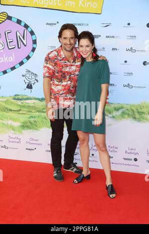Oliver Mommsen, Katia Fellin, Premiere von Mein Lotta-Leben - Alle Tschaka mit Alpaka in Cinemaxx Dammtor, Hamburg, 14.08.2022 Stockfoto