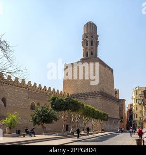 Minarett des öffentlichen historischen Al Hakim Moschee - die aufgeklärte Moschee, Moez Street, Kairo, Ägypten Stockfoto