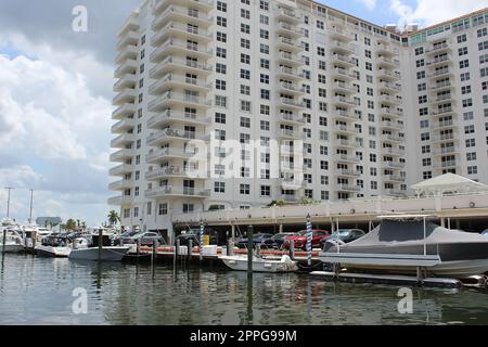 Stadtbild von Ft. Lauderdale, Florida mit dem Strand und der Stadt Stockfoto