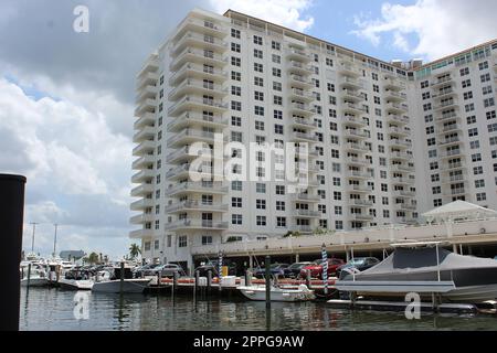 Stadtbild von Ft. Lauderdale, Florida mit dem Strand und der Stadt Stockfoto