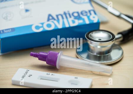 Set von Speichelantigen Test Kit für Check Covid19 Coronavirus Verwendung in zu Hause. Stockfoto