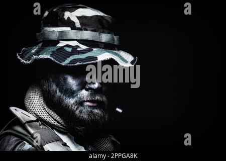 Commando Soldat in boonie Hut Nahaufnahme portrait Stockfoto