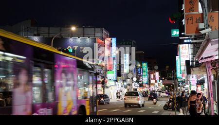 Taipei, Taiwan, 08. April 2022: Shilin-Nachtmarkt der Stadt Taipeh Stockfoto