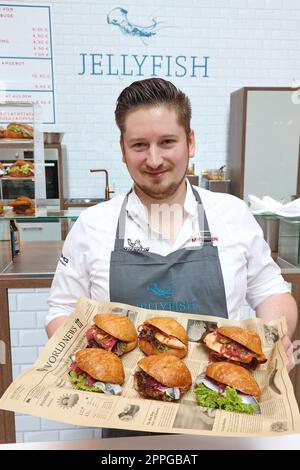 Stefan Faeth, Eröffnung des Bistro Quallen in der Europa-Passage, Hamburg, 30.09.2022 Stockfoto