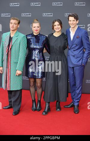 David Schuetter, Joerdis Triebel, Marlene Burow, Sabin Tambrea, Premiere des Films in einem Land, das es beim Filmfest Hamburg, Cinemaxx Dammtor, Hamburg, 02.10.2022 nicht mehr gibt Stockfoto