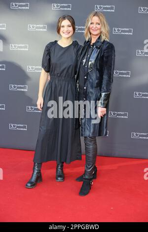 Marlene Burow, Aelrun Goette, Premiere des Films in einem Land, das es beim Filmfest Hamburg, Cinemaxx Dammtor, Hamburg, 02.10.2022 nicht mehr gibt Stockfoto