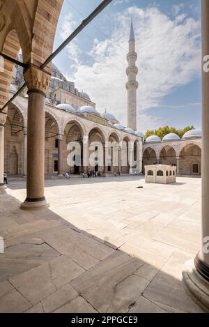 Suleymaniye Moschee, eine osmanische kaiserliche Moschee und die zweitgrößte Moschee in Istanbul, Türkei Stockfoto