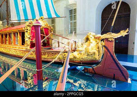 Der Bucentaur (Bucintoro). Antikes Königliches Schiff der Savoia Familie. Venaria Reale, Italien Stockfoto
