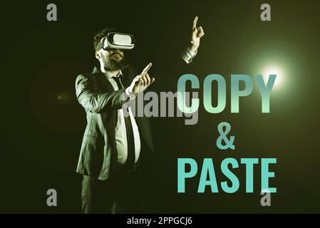 Textzeichen mit der Option „Einfügen kopieren“. Wort, das auf einer Imitation, Transkription oder Reproduktion eines Originalwerks geschrieben wurde Stockfoto