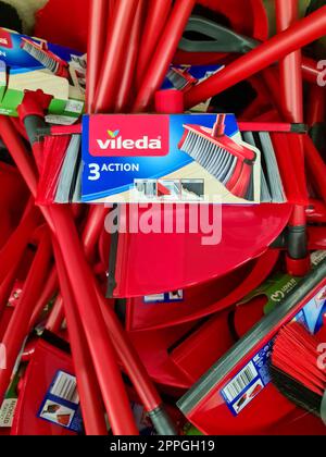 Kiel, Germany - 20. August 2022: Vileda brand household cleaning equipment on a stack for sale. Stockfoto