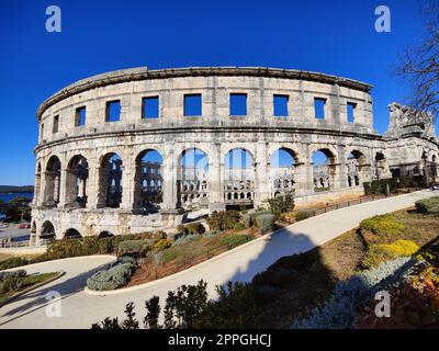 Kroatien. Pula Ruinen des am besten erhaltenen römischen Amphitheaters, erbaut im ersten Jahrhundert v. Chr. während der Herrschaft des Kaisers Vespasian Stockfoto