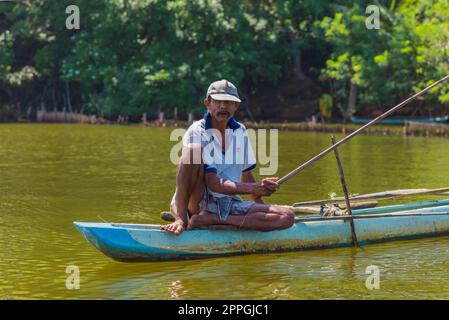 Der Hikkaduwa-See im Nordosten derselben touristischen Stadt Hikkaduwa in Sri Lanka Stockfoto