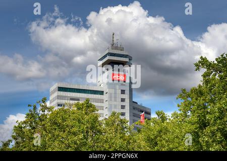 Das Gebäude des RBB, Rundfunk Berlin Brandenburg Berlin Deutschland. Das Gebauede des rbb, Rundfunk Berlin Brandenburg, Rundfunk Berlin-Brandenburg (RBB) in der Masurenallee in Berlin-Charlottenburg. Stockfoto