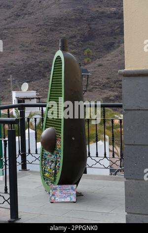 Schnappdeckel aus Plastikflaschen auffangen Stockfoto