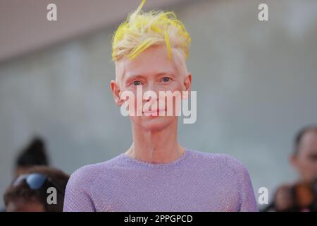 Tilda Swinton mit dem Film die ewige Tochter beim Venice Film Festival auf dem Roten Teppich SEPTEMBER 6. 2022 Weltpremiere Stockfoto