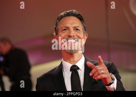 Benjamin Bratt mit dem Film Dead für einen Dollar beim Venice Film Festival auf dem Roten Teppich SEPTEMBER 6. 2022 Weltpremiere Stockfoto