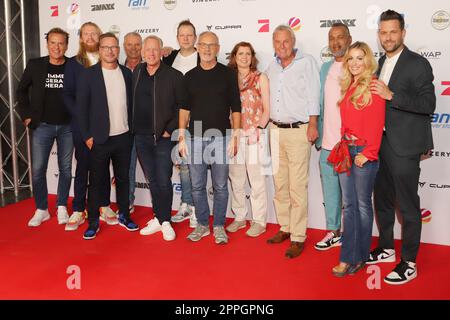 V.l.n.r. Roman Motzkus, Christoph 'Icke' Dommisch, Matthias OpdenhÃ¶vel, Jan Stecker, Johannes B. Kerner, Wolff-Christoph Fuss, Reinhold Beckmann, Monica Lierhaus, JÃ¶rg Wontorra, Patrick 'Coach' Esume, Andrea Kaiser, Matthias Killing, 30 Jahre Laufen, Hambu Stockfoto