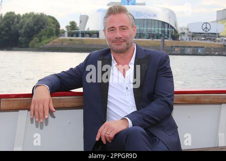 Sascha, Fotoanruf als Teil eines Pressetages, ÃœberseebrÃ¼cke, Veröffentlichung 'HAMBURGER DEERN', Hamburg, 07.09.2022 Stockfoto