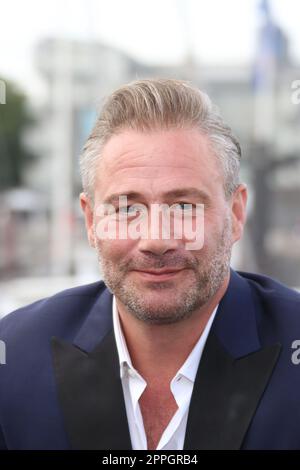 Sascha, Fotoanruf als Teil eines Pressetages, ÃœberseebrÃ¼cke, Veröffentlichung 'HAMBURGER DEERN', Hamburg, 07.09.2022 Stockfoto