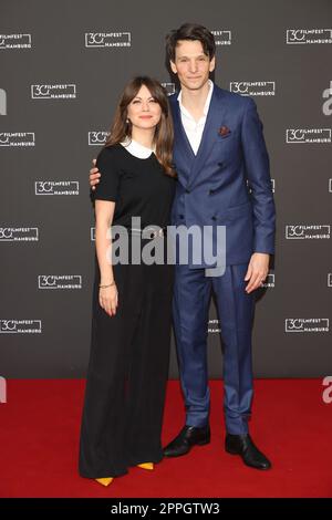 Sabin Tambrea und Marlene Burow „in einem Land, das nicht mehr existiert“ Filmfest Hamburg, Cinemaxx Dammtor, 02.10.2022, Hamburg Stockfoto