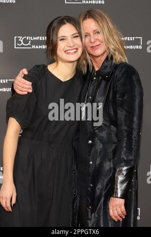 Marlene Burow und Claudia Michelsen' in einem Land, das nicht mehr existiert' Filmfest Hamburg, Cinemaxx Dammtor,02.10.2022, Hamburg Stockfoto