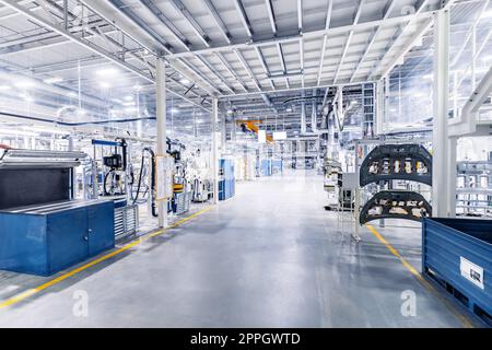 Roboter in einem Automobilwerk Stockfoto