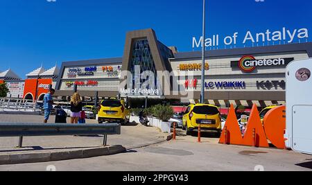 Antalya, Türkei - 17. September 2022: Mall of Antalya ist eines der beliebtesten Einkaufszentren in Antalya Stockfoto