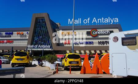 Antalya, Türkei - 17. September 2022: Mall of Antalya ist eines der beliebtesten Einkaufszentren in Antalya Stockfoto