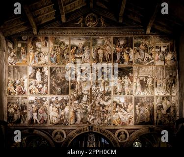 Meisterwerk der italienischen Renaissance „Parete Gaudenziana“ (Gaudenziana-Mauer) in Varallo - Italien Stockfoto