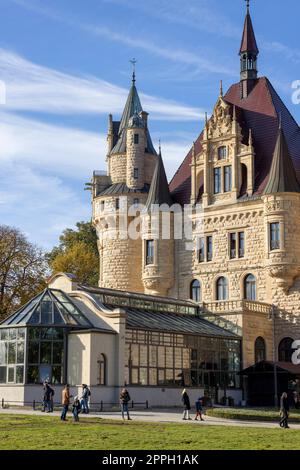 Moszna-Burg aus dem 17. Jahrhundert, historische Burg und Residenz, Moszna, Opole, Polen Stockfoto