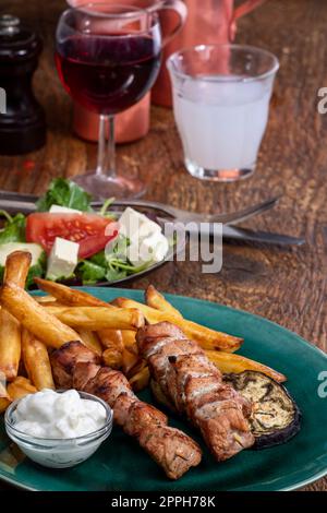 griechische Souvlaki-Spieße Stockfoto