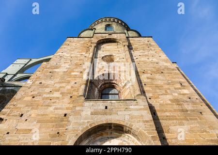 Abtei St. Michael, Sacra di San Michele, Italien. Mittelalterliches Klostergebäude. Stockfoto