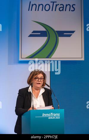 InnoTrans 2022 Eröffnungszeremonie, Podiumsdiskussion „die Zukunft der Mobilität in Zeiten des Klimawandels“ Adina VÄƒlean, EU-Verkehrskommissarin Stockfoto