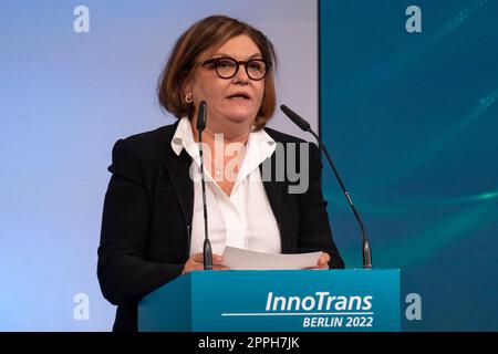 InnoTrans 2022 Eröffnungszeremonie, Podiumsdiskussion „die Zukunft der Mobilität in Zeiten des Klimawandels“ Adina VÄƒlean, EU-Verkehrskommissarin Stockfoto